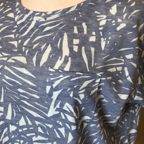 Old Navy Linen Blend Tropical Print Tee, Small - Picture 2 of 7